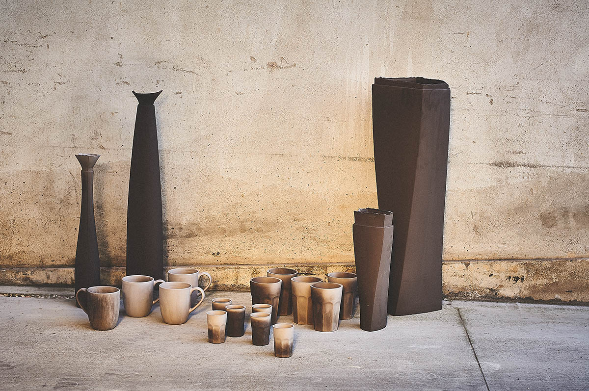 Still Life Keramik trocknet in der AbendsonneEditorial und Foto-Reportage Keramik-Produktion für ASA Selection