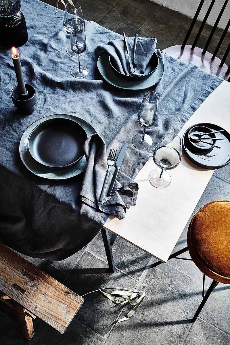 Moderne Tischdeko schwarz im skandinavischen Stil