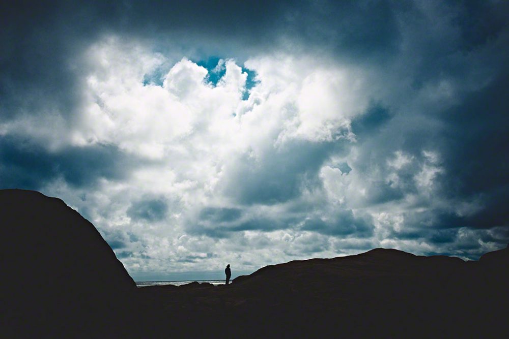 Dramatischer Wolkenhimmel an der Küste Süd-Norwegens - Landschafts-Fotografie: Anna Schneider / neon fotografie